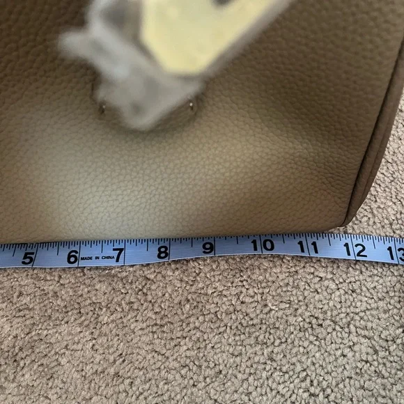 🌹SALE TO 3/25! H bag new taupe tote lock satchel bag 30cm size gold hardware new